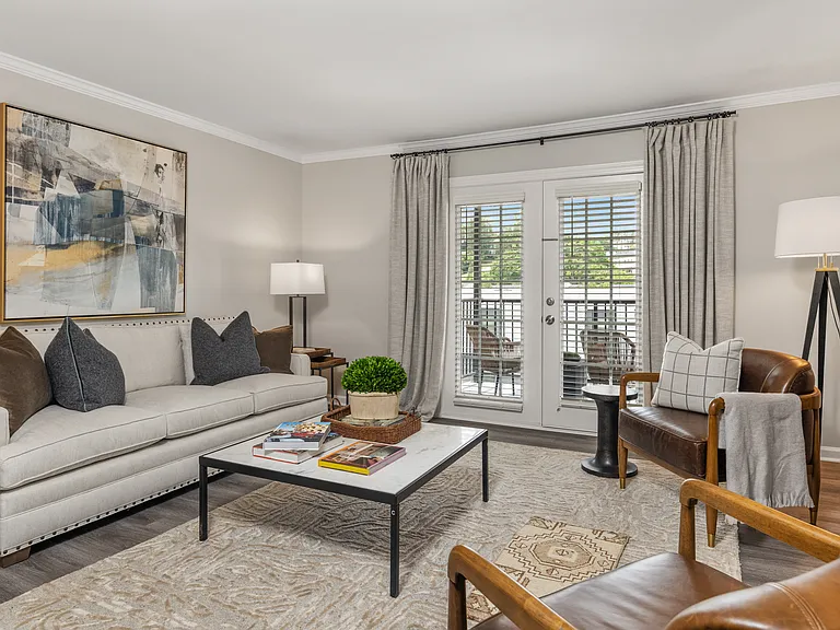 3450 Manor Dr — Photo 1
