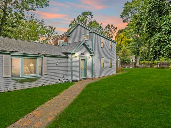 33 Lake Rd, West Yarmouth, MA 02673