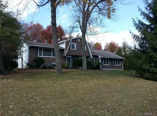 40 Dellenbaugh Rd, Cragsmoor, NY 12420