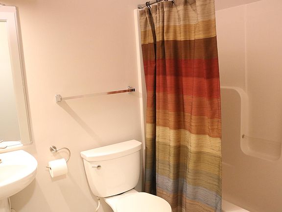 4th image of 1333 W Broad St APT 505