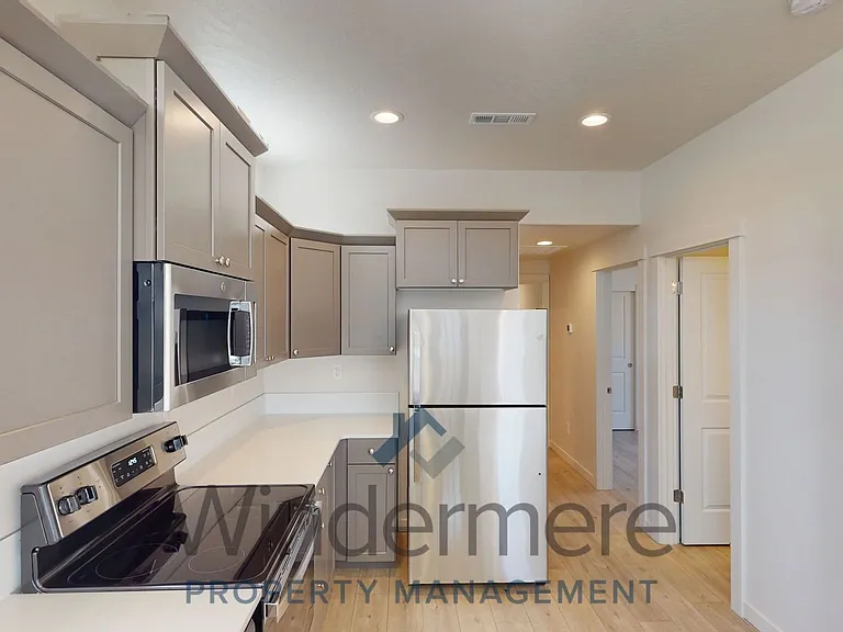 Avery Estates — Photo 32