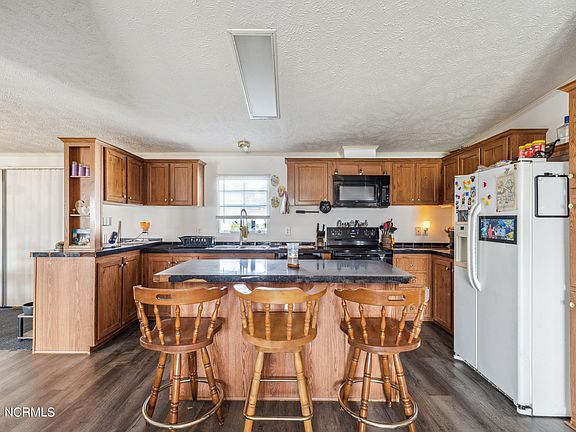 3rd image of 9374 Holbrook Drive
