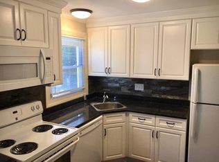 46 Hobart Ln #46, Amherst, MA 01002