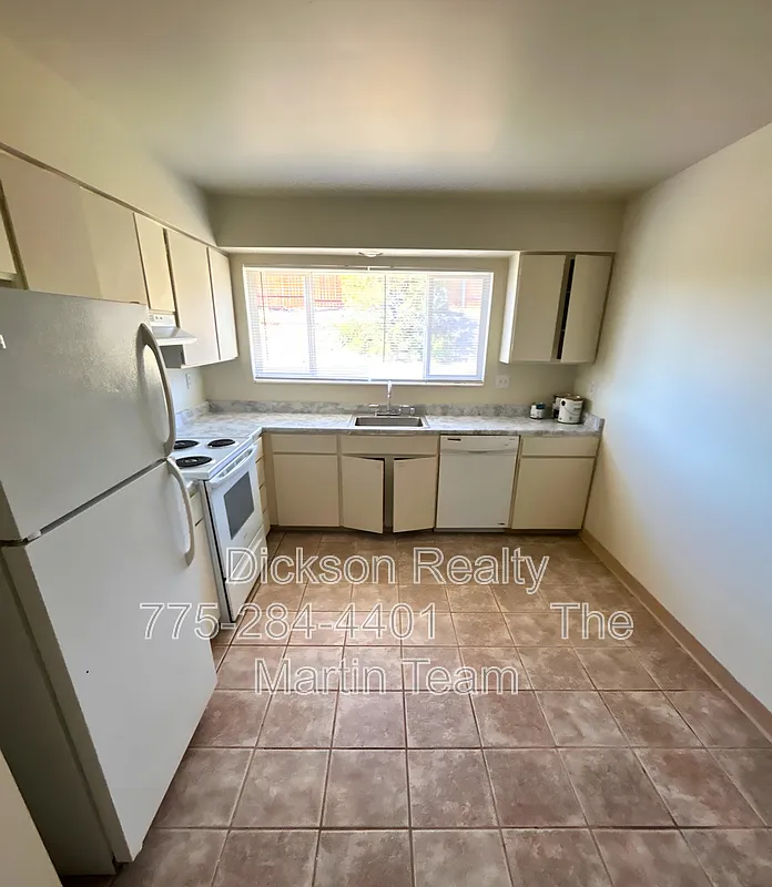2 bed, 1.5 bath, 1100 sqft, $1,700 — Photo 4
