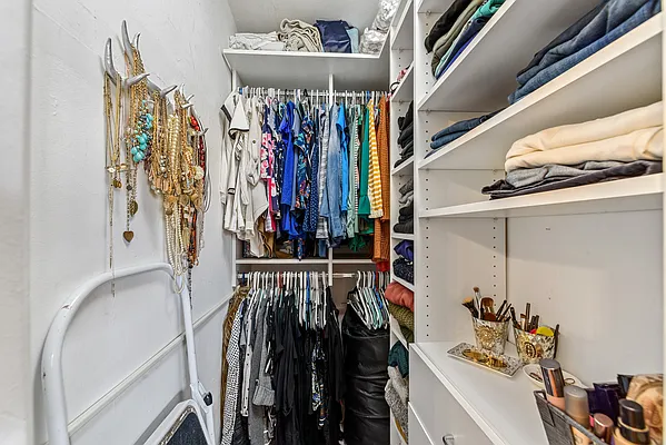 Sold by Compass | media 8