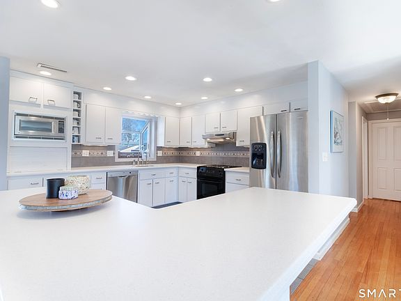 5th image of 24 Indian Drive