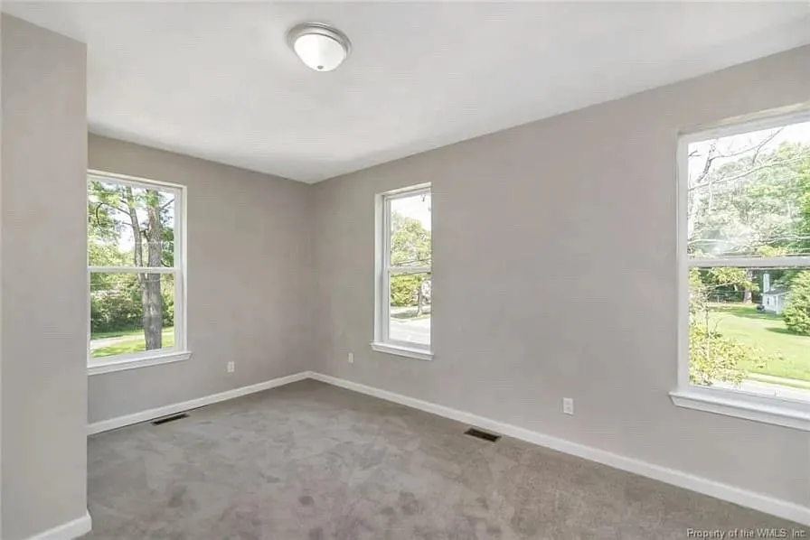 153 Beach Rd — Photo 2