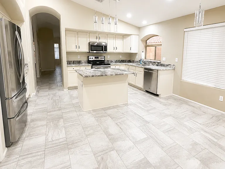4631 E Torrey Pines Ln — Photo 15