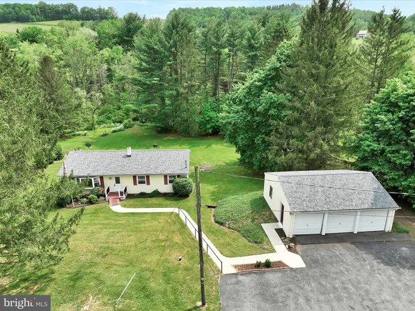 162 E Rauschs Rd, New Ringgold, PA 17960