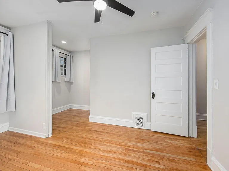 538 Logan St SE — Photo 11