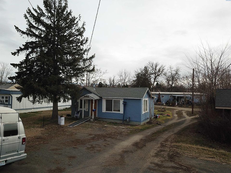1st image of 160 NE Rose St
