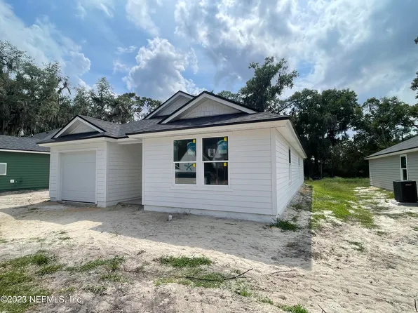 110 JAMES Street, Palatka, FL 32177