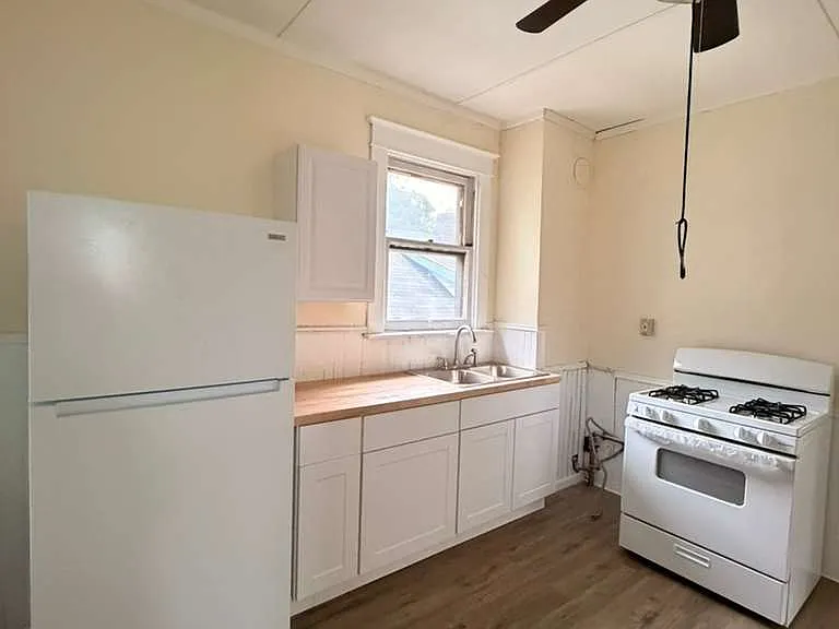 754 3rd Ave #1 — Photo 4