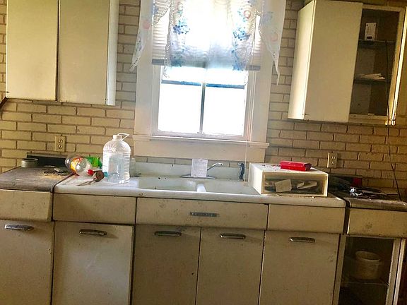 4th image of 1115 Edgar St