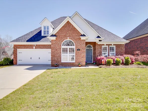 4001 Saint Andrews Ct, Cramerton, NC 28032