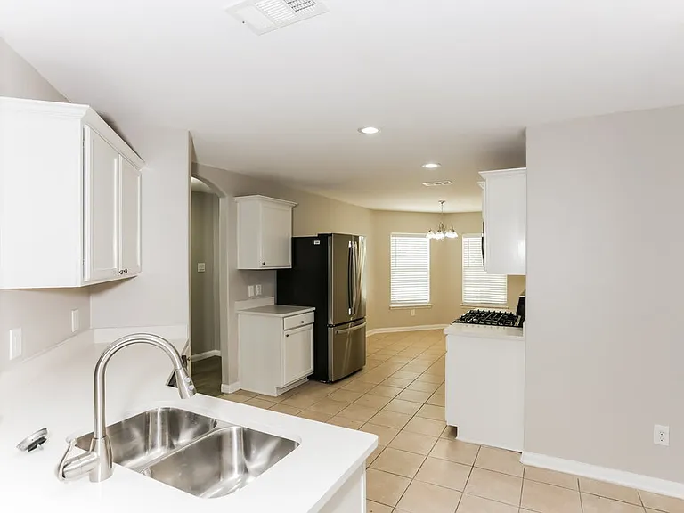 10041 Silent Hollow Dr — Photo 8