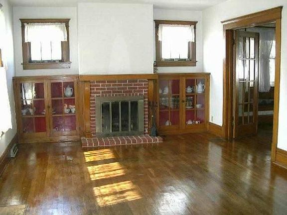 4th image of 136 Fairfield Ave