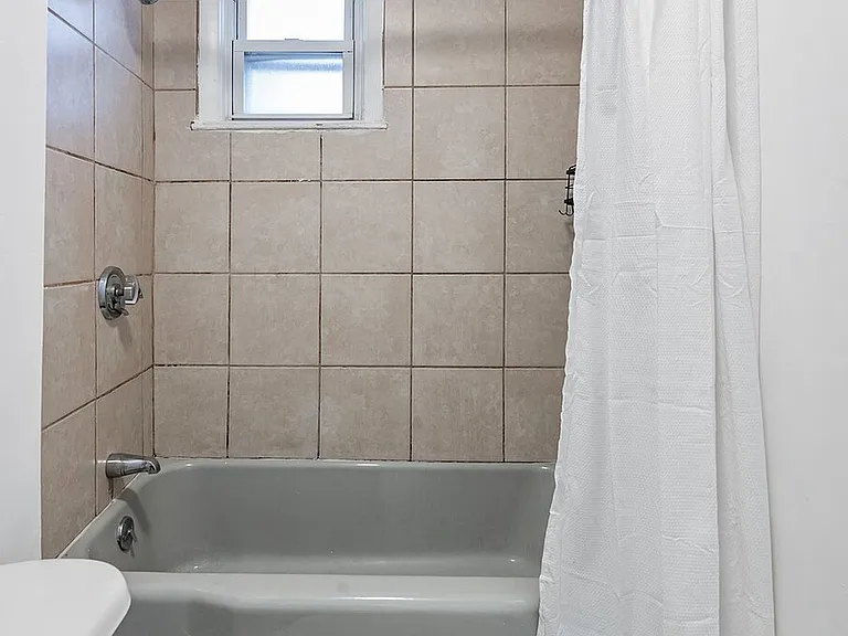 256 Hurley St #C — Photo 7