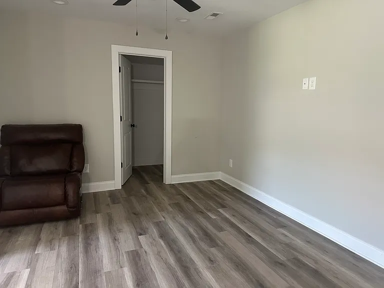 137 Woodstone Ln — Photo 9