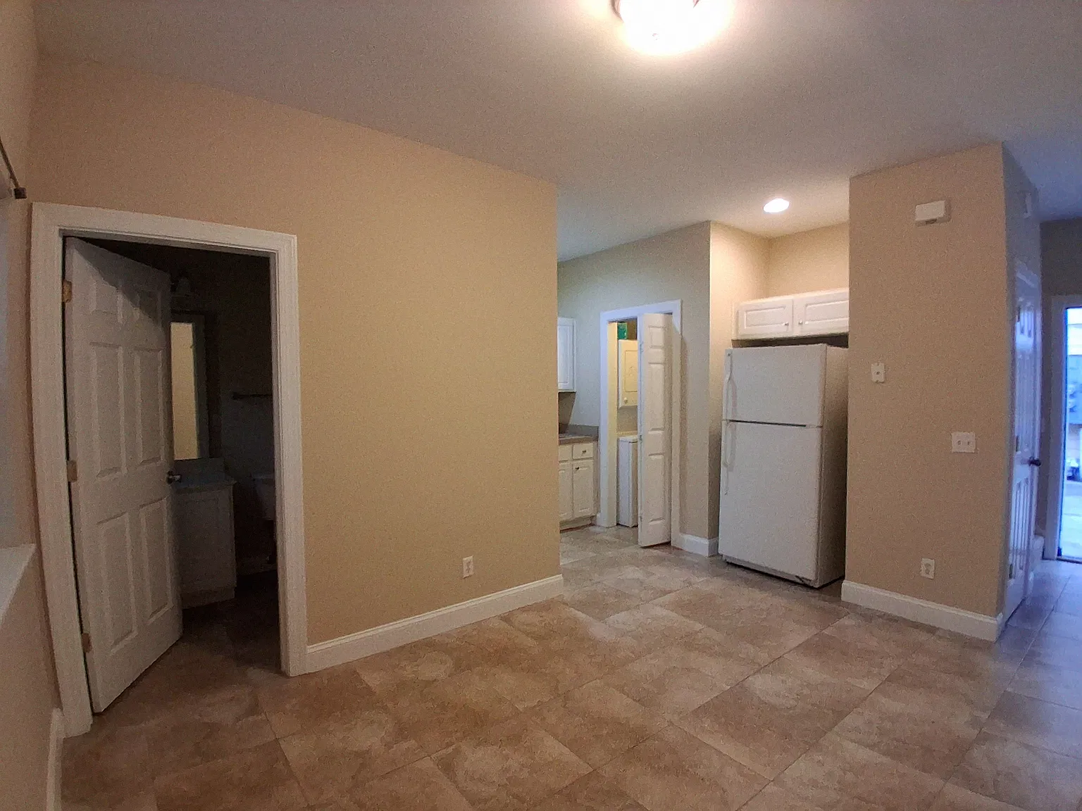 1 bed, 1.5 bath, $1,600 — Photo 2
