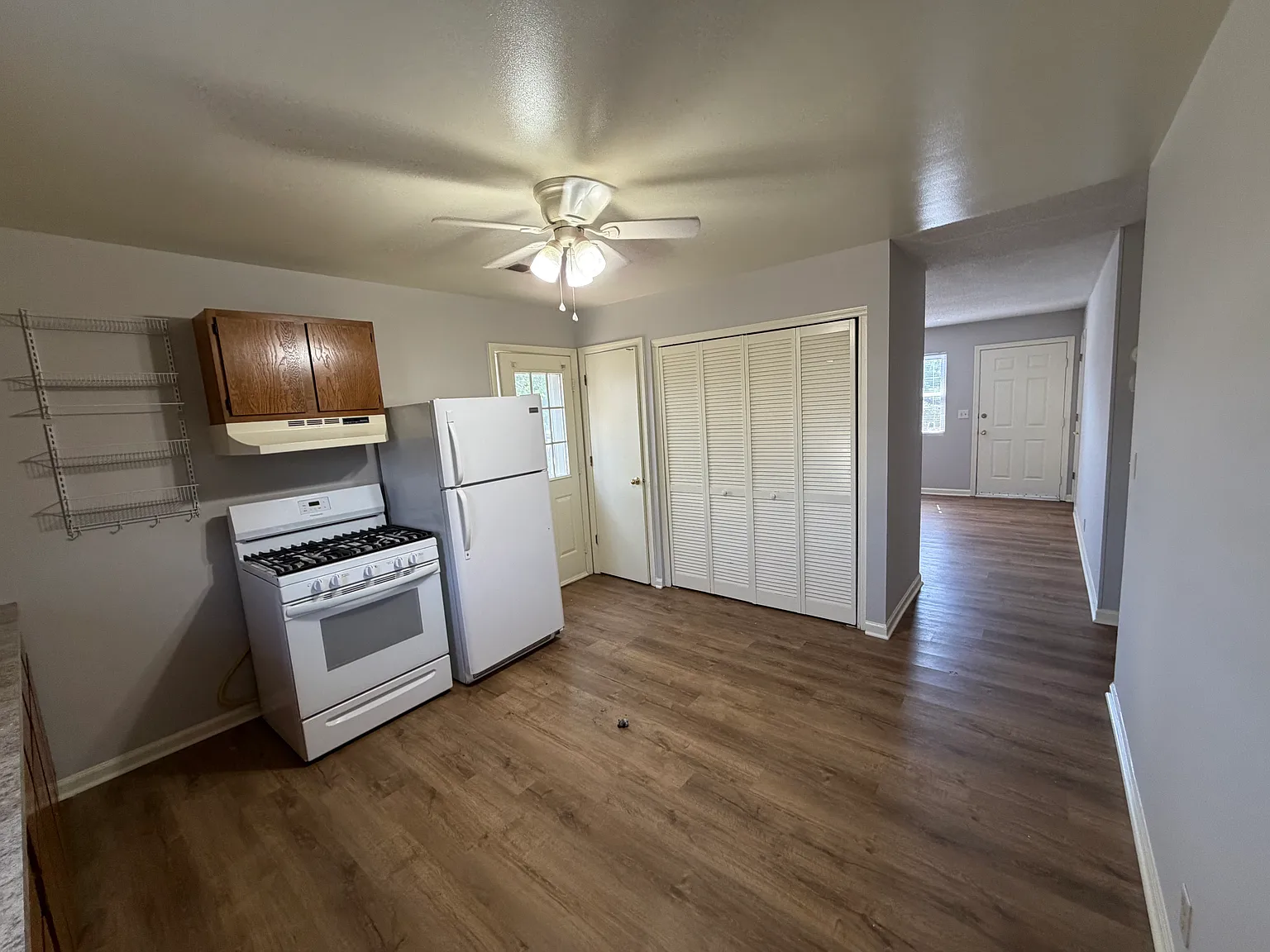 2 bed, 800 sqft, $1,050 — Photo 4