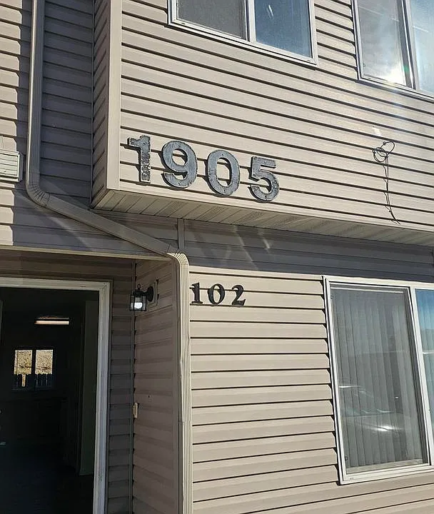 1905 E Railroad Ct