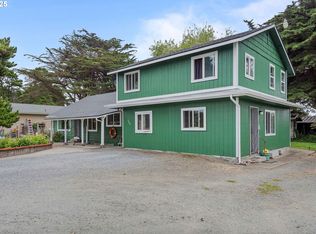235 16th St SE, Bandon, OR 97411