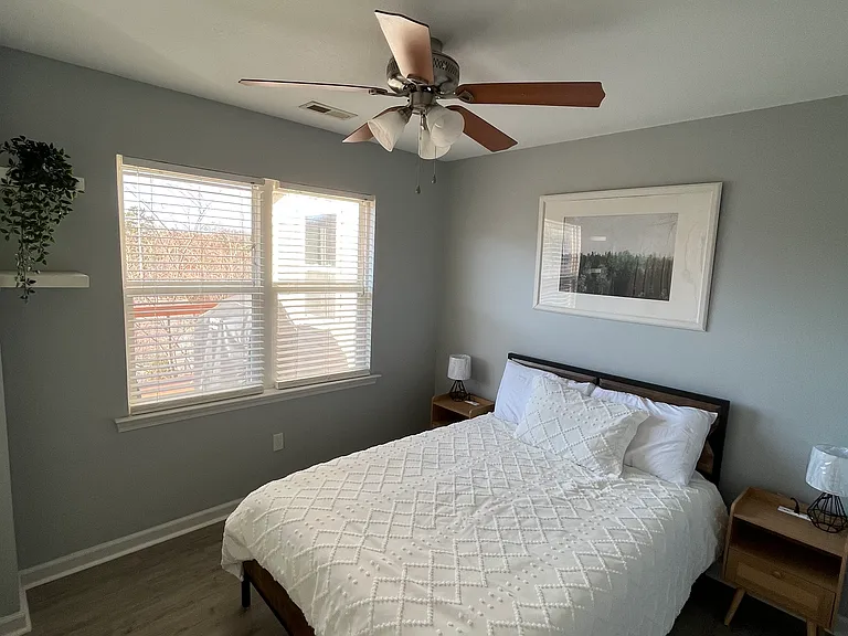 Rotunda Cir — Photo 8