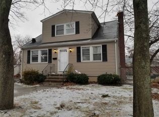 1569 4th St, West Babylon, NY 11704