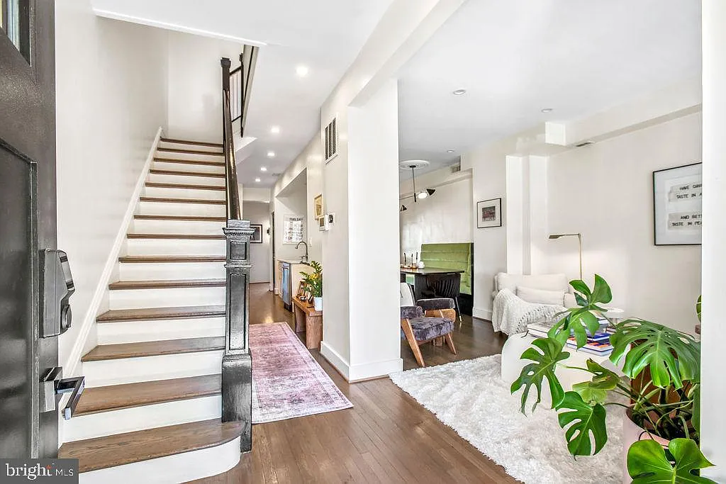 4 bed, 3.5 bath, 2880 sqft, $6,000 — Photo 4