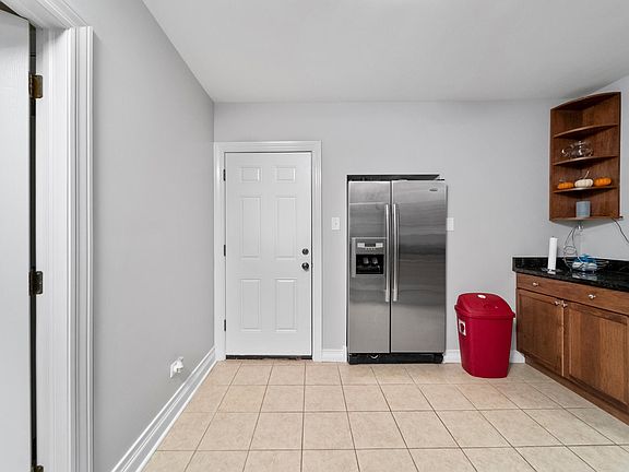 5th image of 5465 N Parkside Ave #2