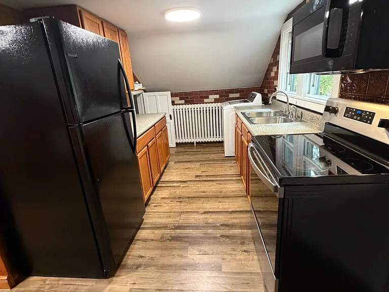 142 Bay St #2 — Photo 13