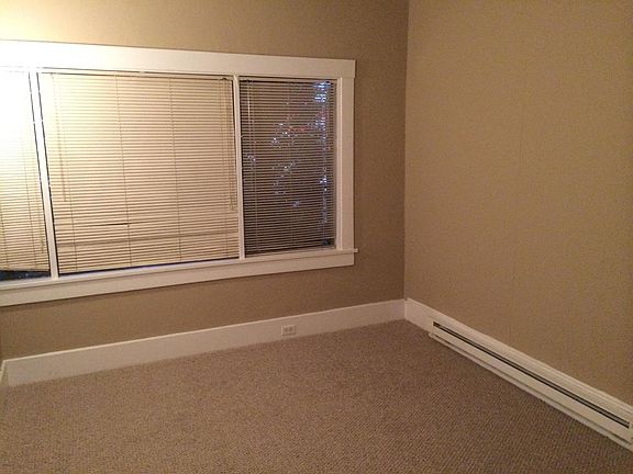 4th image of 5508 Roosevelt Way NE #B