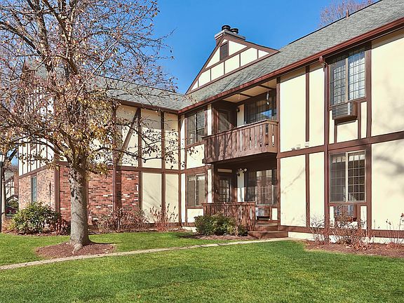 2nd image of 21 Foxwood Dr APT 4