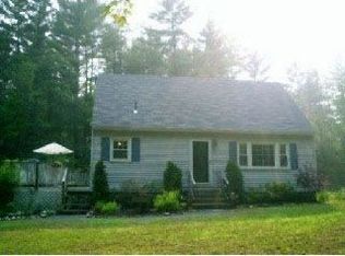 26 Dudley Rd, Townsend, MA 01469