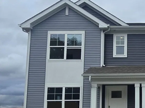 814 Heartland Dr #A, Burlington, WI 53105