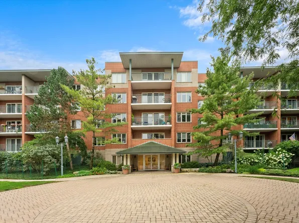 3900 W Bryn Mawr Ave APT 402, Chicago, IL 60659