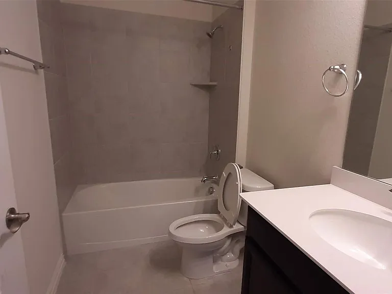 325 Kennewick Dr — Photo 16