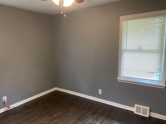 4th image of 5503 Lydia Ave