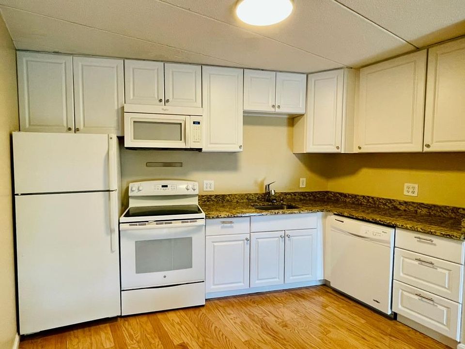 Crestview Condominiums 147 Turner Rd Holliston MA Zillow