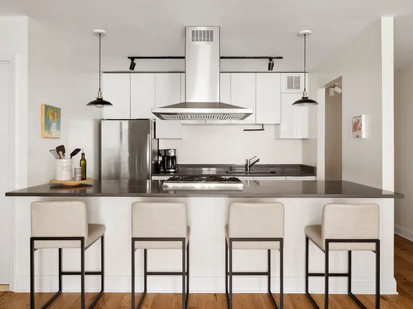222 West 14th Street 3N image 2 of 8