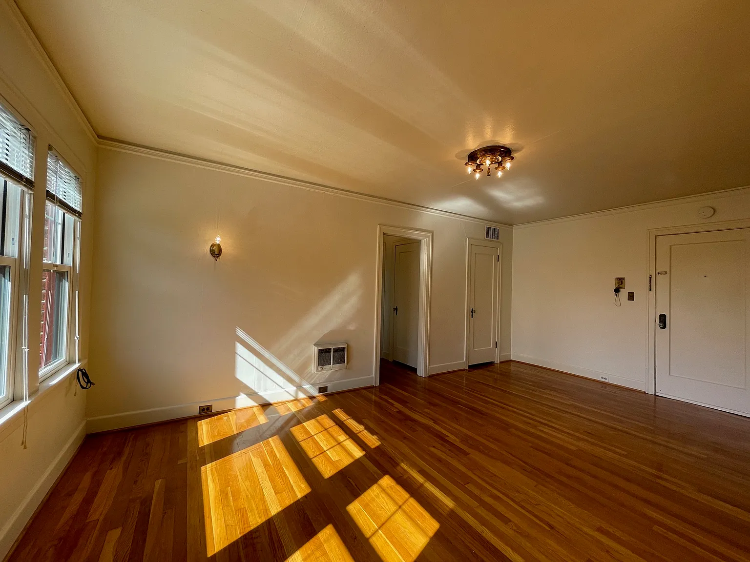 Studio, 500 sqft, $1,350 — Photo 2