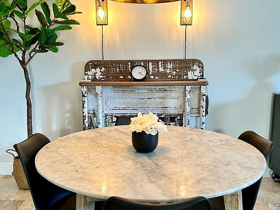 First floor - dining area