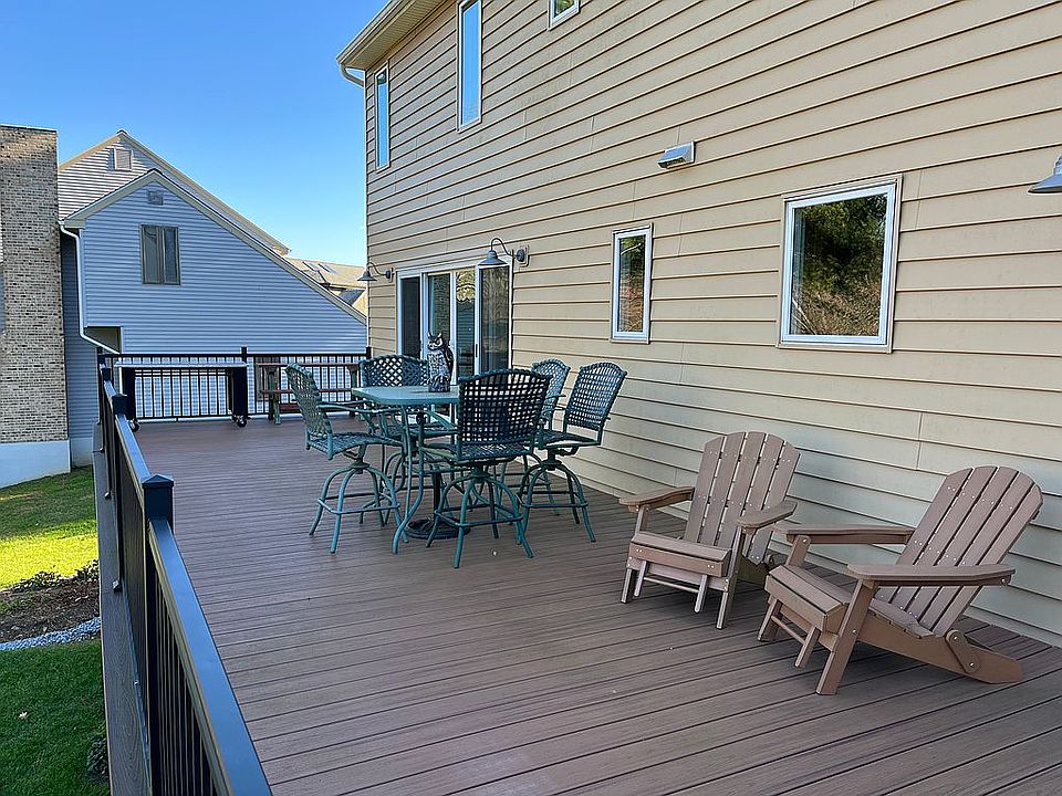 2nd image of 7 Rosecroft Ct