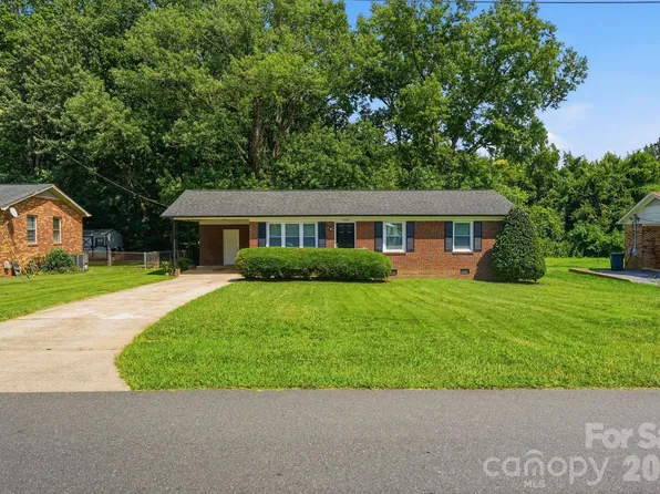 5008 Sea Oates Ln, Bessemer City, NC 28016
