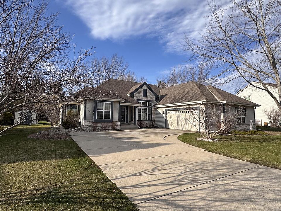 1st image of 726 Heron DRIVE