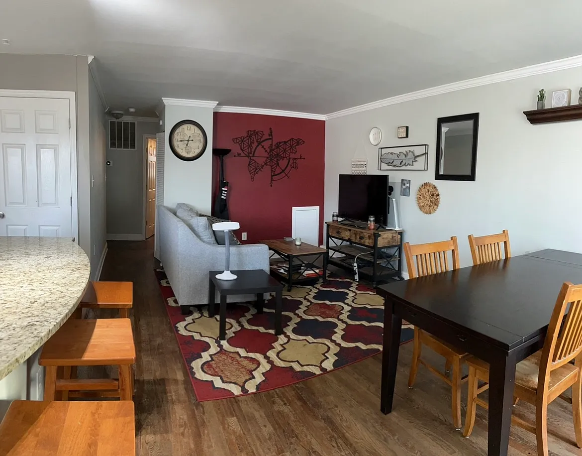 100 S Jordan St — Photo 3