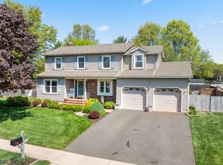 82 Rivendell Rd, Hillsborough, NJ 08844