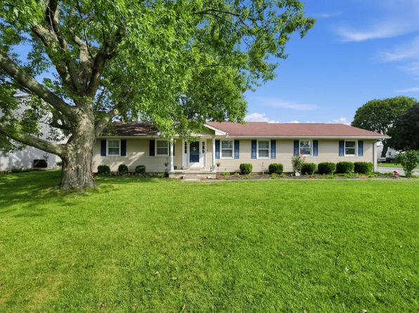 1290 South Dr, Fostoria, OH 44830