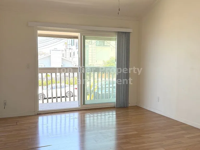 125 Acacia Ave — Photo 22